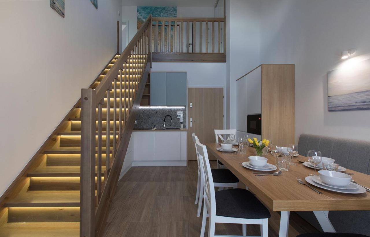 Willa Przy Porcie - Apartamenty Z Aneksami Kuchennymi Ustka Exterior foto