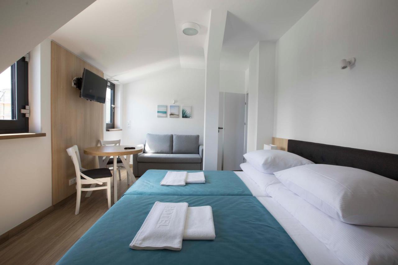 Willa Przy Porcie - Apartamenty Z Aneksami Kuchennymi Ustka Exterior foto