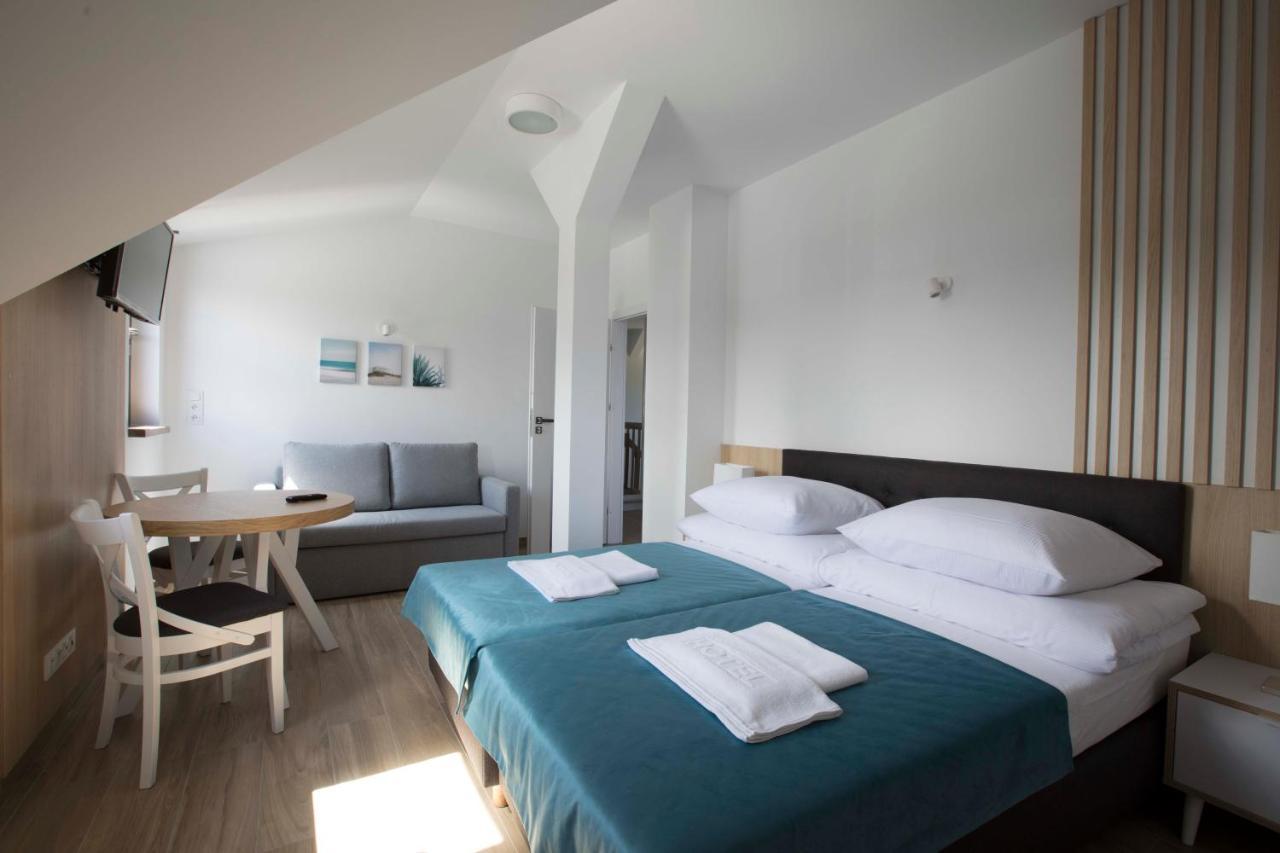 Willa Przy Porcie - Apartamenty Z Aneksami Kuchennymi Ustka Exterior foto