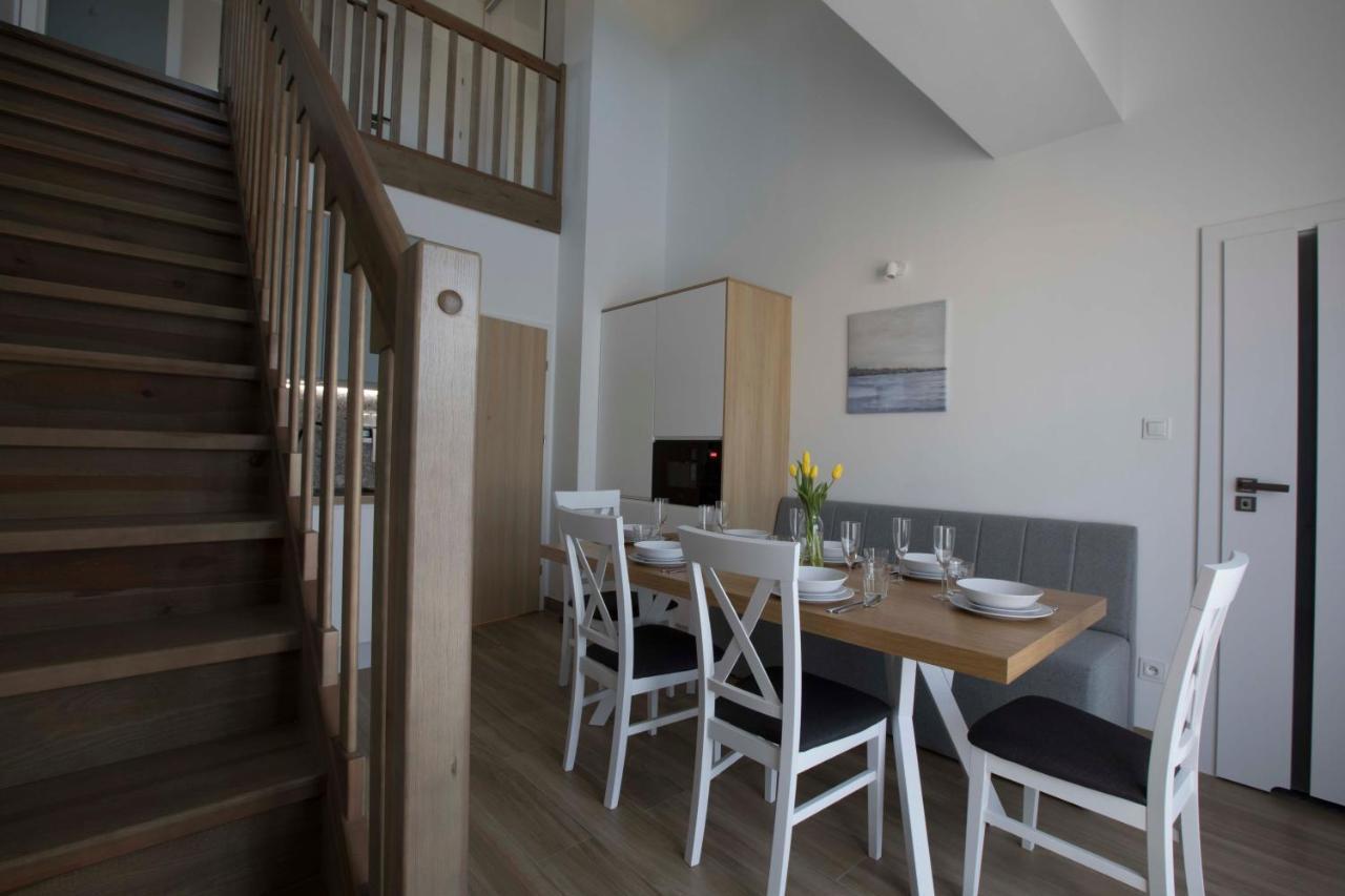 Willa Przy Porcie - Apartamenty Z Aneksami Kuchennymi Ustka Exterior foto