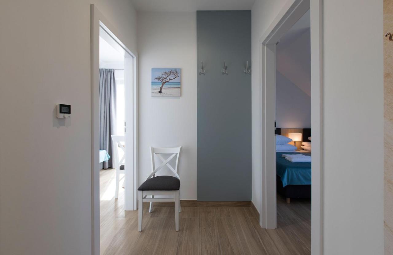 Willa Przy Porcie - Apartamenty Z Aneksami Kuchennymi Ustka Exterior foto