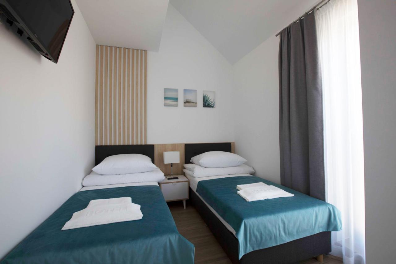 Willa Przy Porcie - Apartamenty Z Aneksami Kuchennymi Ustka Exterior foto