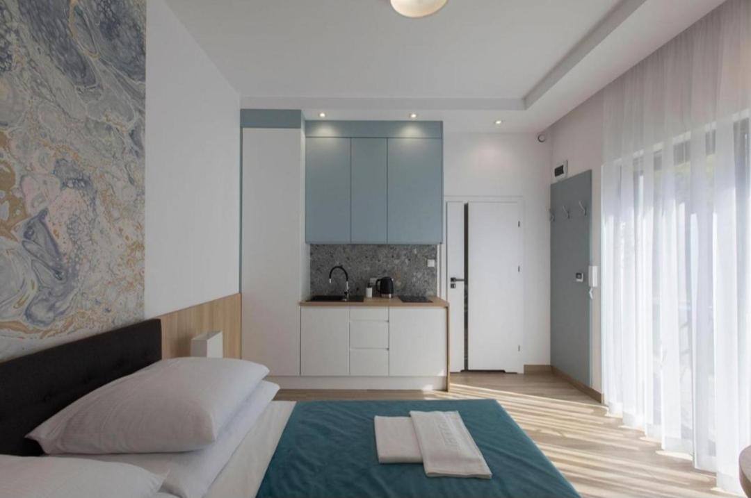 Willa Przy Porcie - Apartamenty Z Aneksami Kuchennymi Ustka Exterior foto